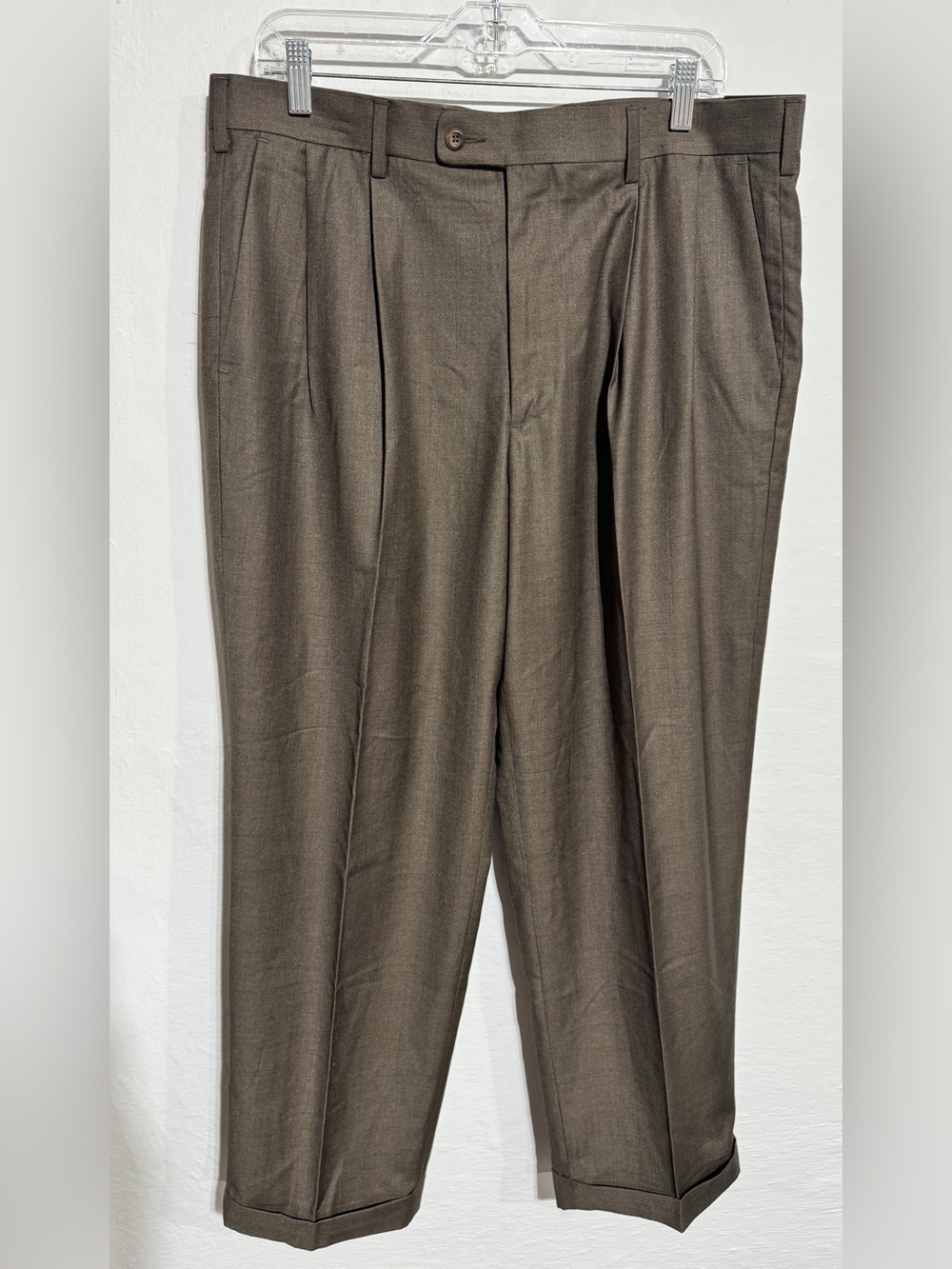 Axist Men's Pleated Dress Trousers in Brown